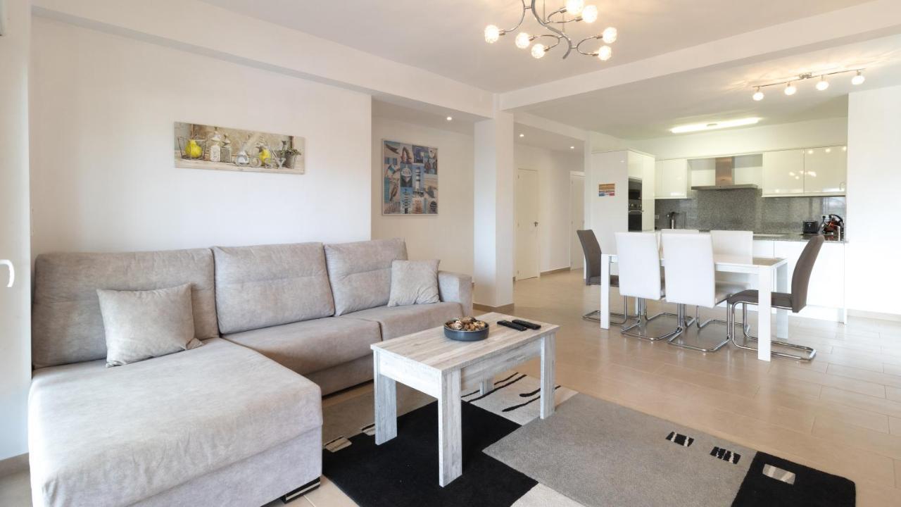 Modern 2 Bedroom Apartment 100 M From The Beach Хавеа Экстерьер фото