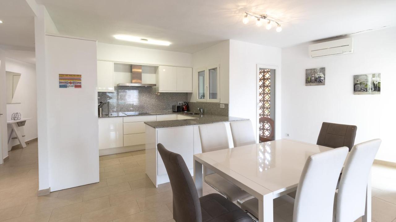 Modern 2 Bedroom Apartment 100 M From The Beach Хавеа Экстерьер фото